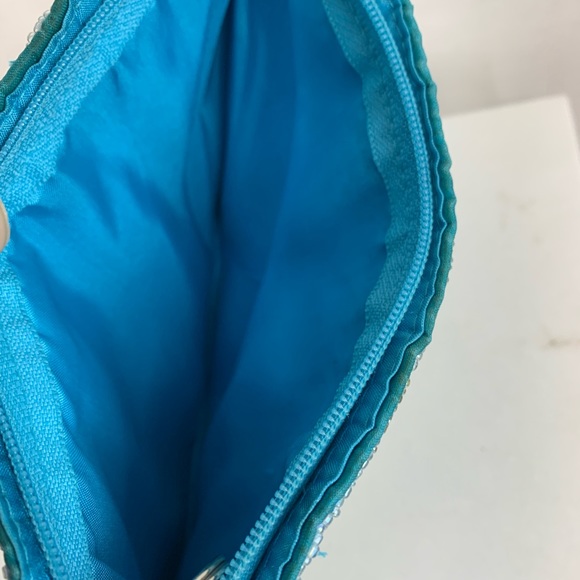 100% beaded blue circle pattern wristlet small purse - Picture 3 of 3